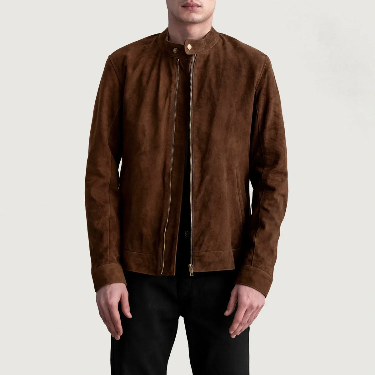 
Zen Brun Suede Bikerjakke i Læder til Mænd in Brown Goatskin Suede - Forfra med skræddersyet silhuet | Køb online