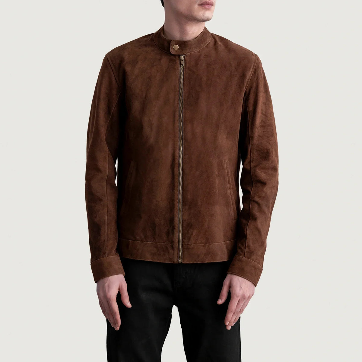 
Zen Brun Suede Bikerjakke i Læder til Mænd - Sideprofil med ergonomisk ærmesnit